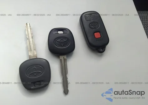 2005 Toyota Matrix Xr z USA, uszkodzony, nr VIN 2T1KR32E85C333231